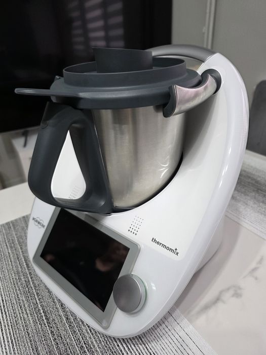 Sprzedam Thermomix 6