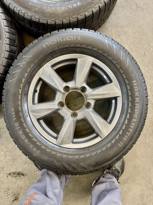 Диски r18 8j et 50 5x150 с шинами 286/60/18 nokian (зима) 4шт
