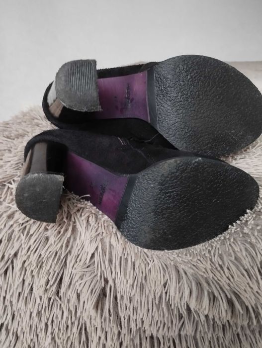 Жіночі зимові замшеві чоботи