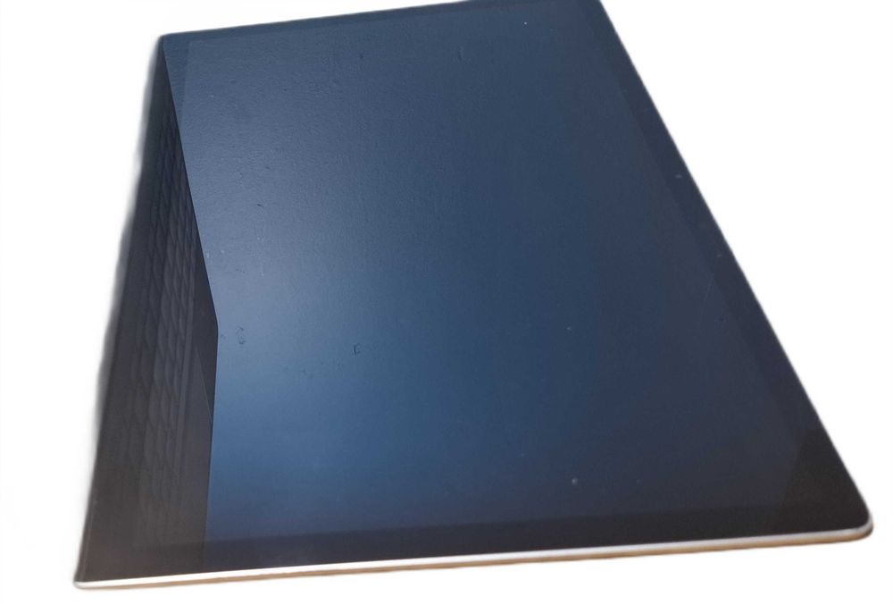 Microsoft Surface Laptop 1950 5 oraz 4 - 2 Sztuki - Intel i5 11 i 12 generacji - Uszkodzone -