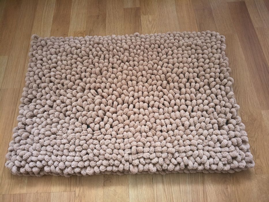 Dywanik handmade Alize Puffy 40x60 beżowy