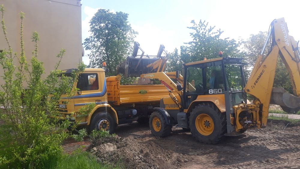 Koparko-ładowarka--Piasek, Żwir, Kruszywa, Ziemia -Transport,Sprzedaż