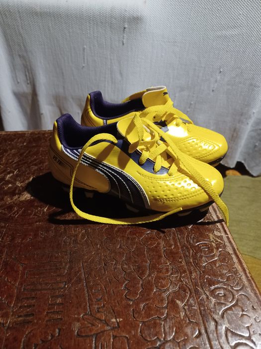 Chuteiras Puma V5.11 FG