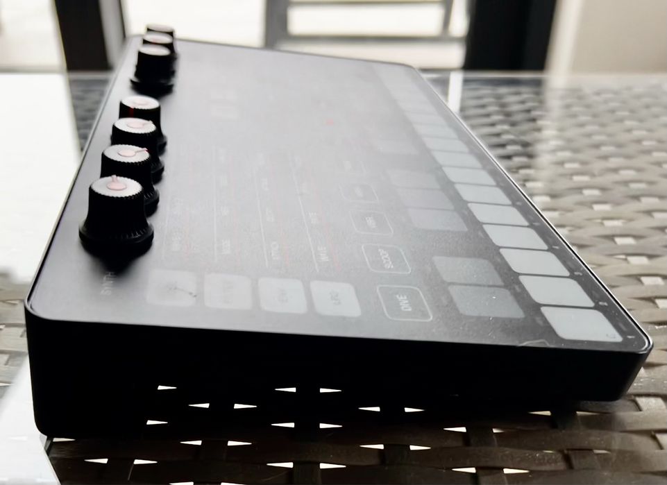 Syntezator Ik Multimedia Uno