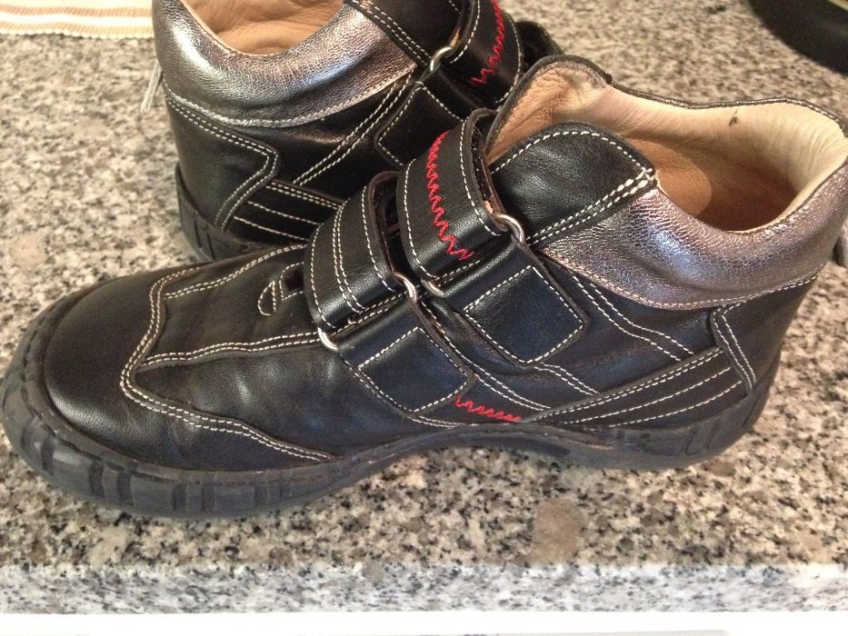 Sapato/sapatilha menino 33