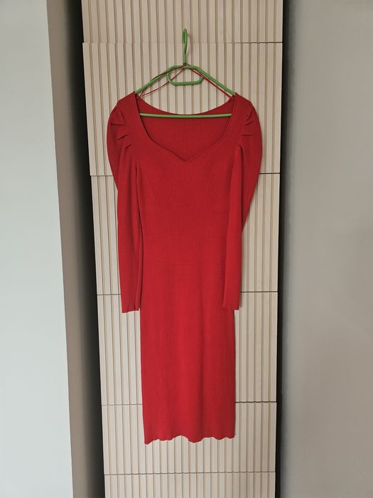 Sukienka sweter midi czerwona