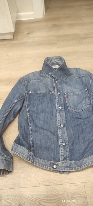 Продам джинсовий піджак Levi's
