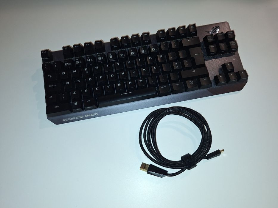 (Na caixa) Teclado Gaming Asus ROG Strix Scope TKL
