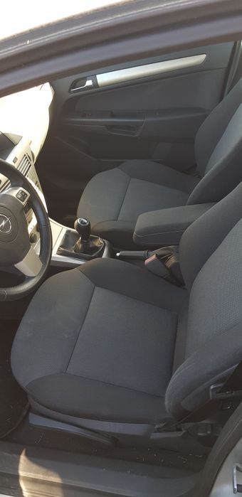 Silnik 1.9 CDTI Opel Astra H combi,  Z-157 całość na części