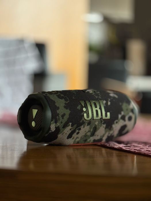 Jbl charge 6 camuflada como nova!