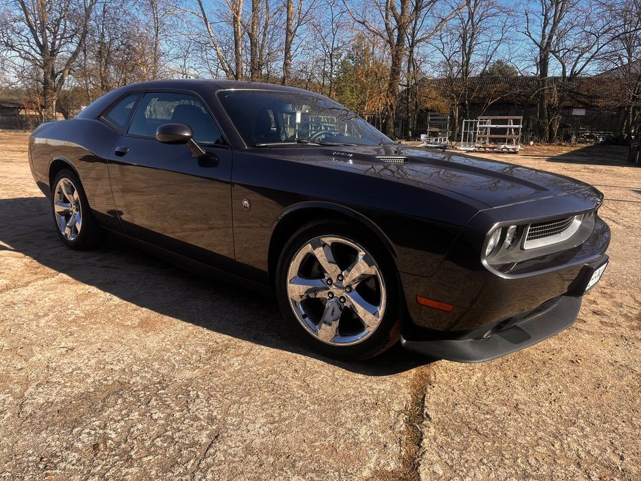 Dodge Challenger 5.7 R/T manual . Stan bdb.