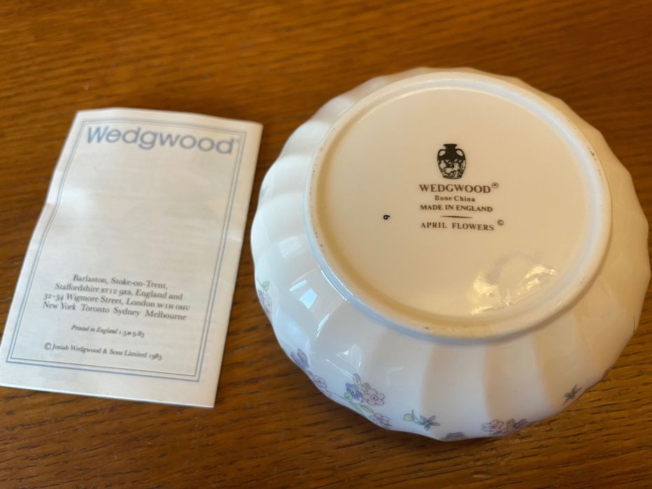 Порцелянова кругла скринька Wedgwood англійська