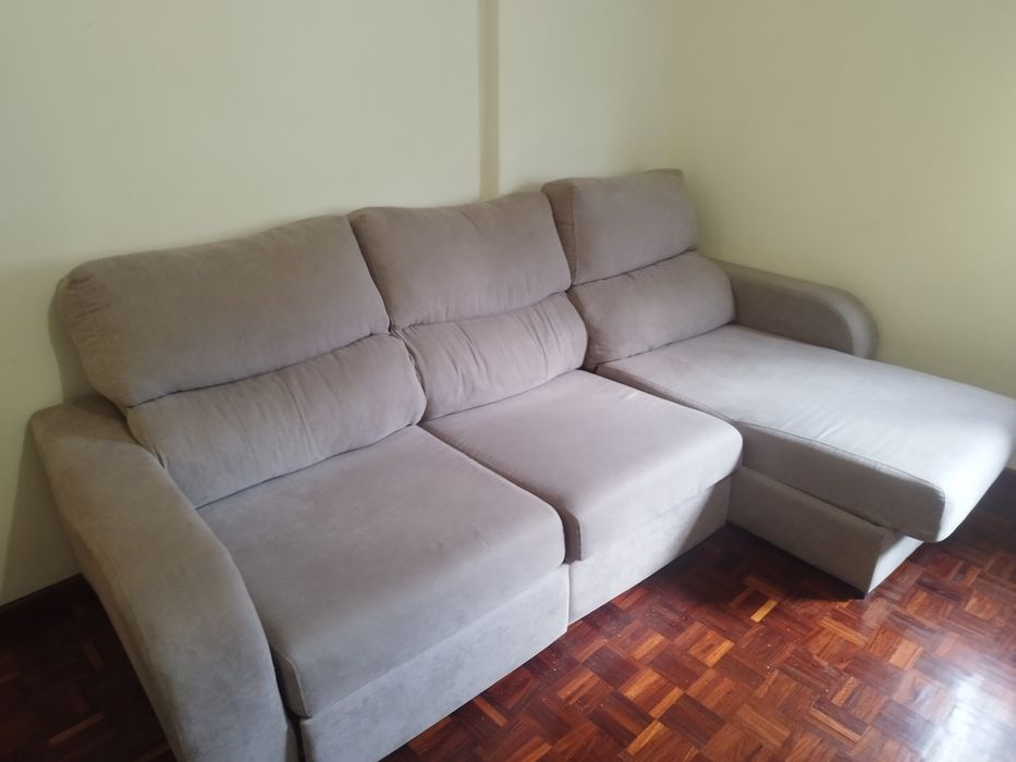 chaise longue em bom estado