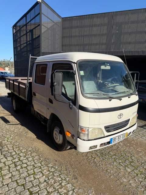 Carrinha toyota dyna cabine dupla