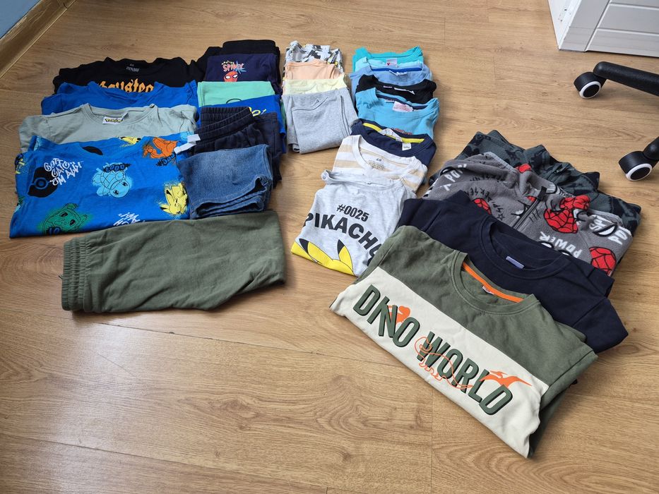 Ubrania chłopięce  122/128