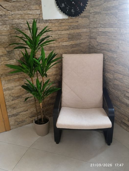 Cadeirão IKEA rosa e preto