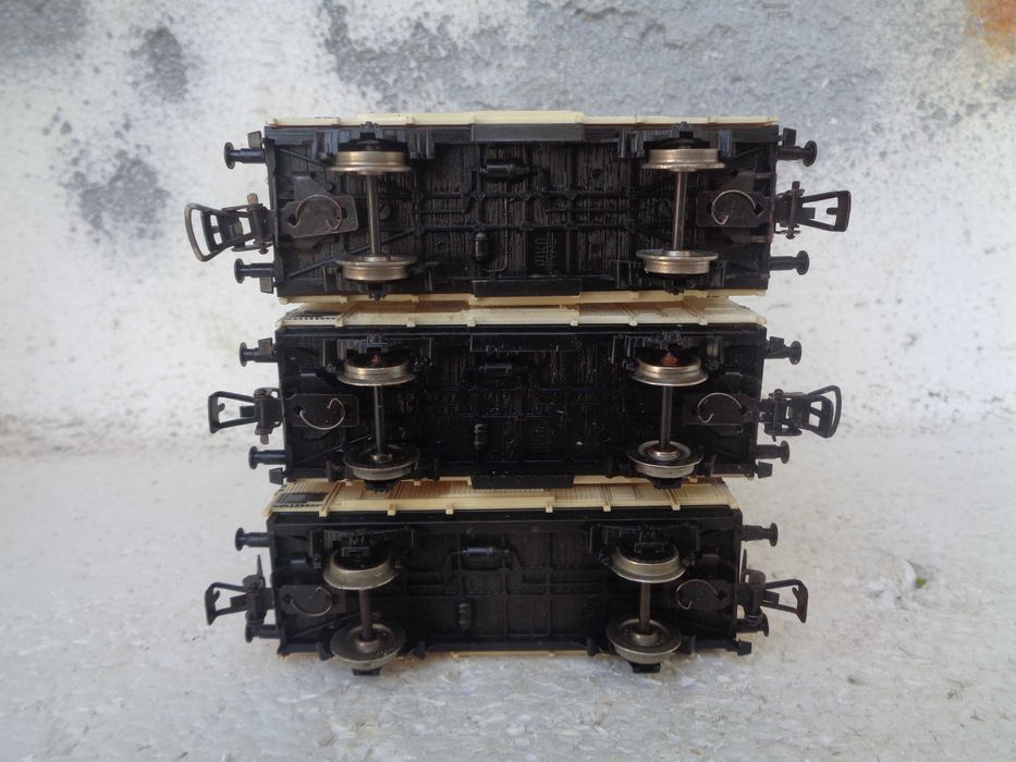 1:87 PIKO Lote de 3 carruagens caixa fechada comboio
