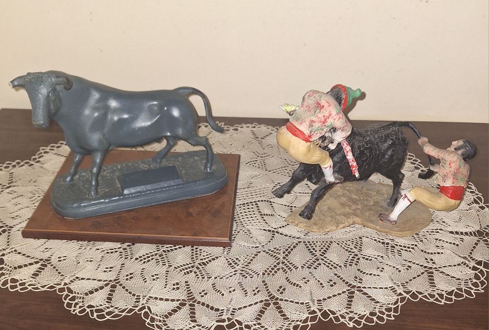 Tauromaquia. Vários materiais e medidas. Antigos. Desde 8€.