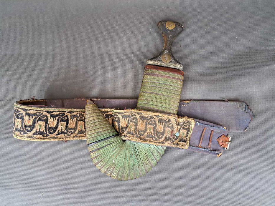 Sztylet, nóż arabski, Dżambia, Jambiya z pasem