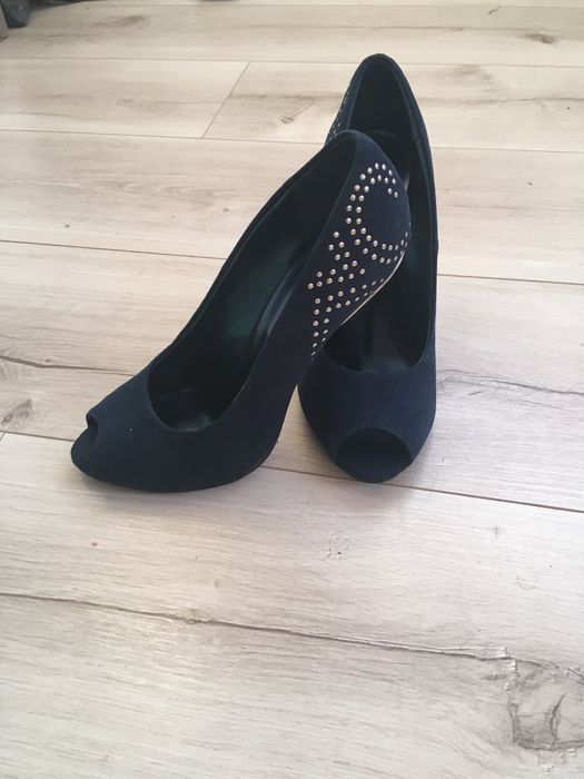 Buty na obcasie damskie