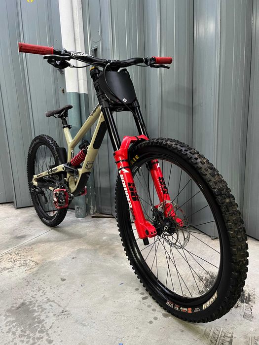 Bicicleta Commencal Furious 2021 – Tamanho M/L