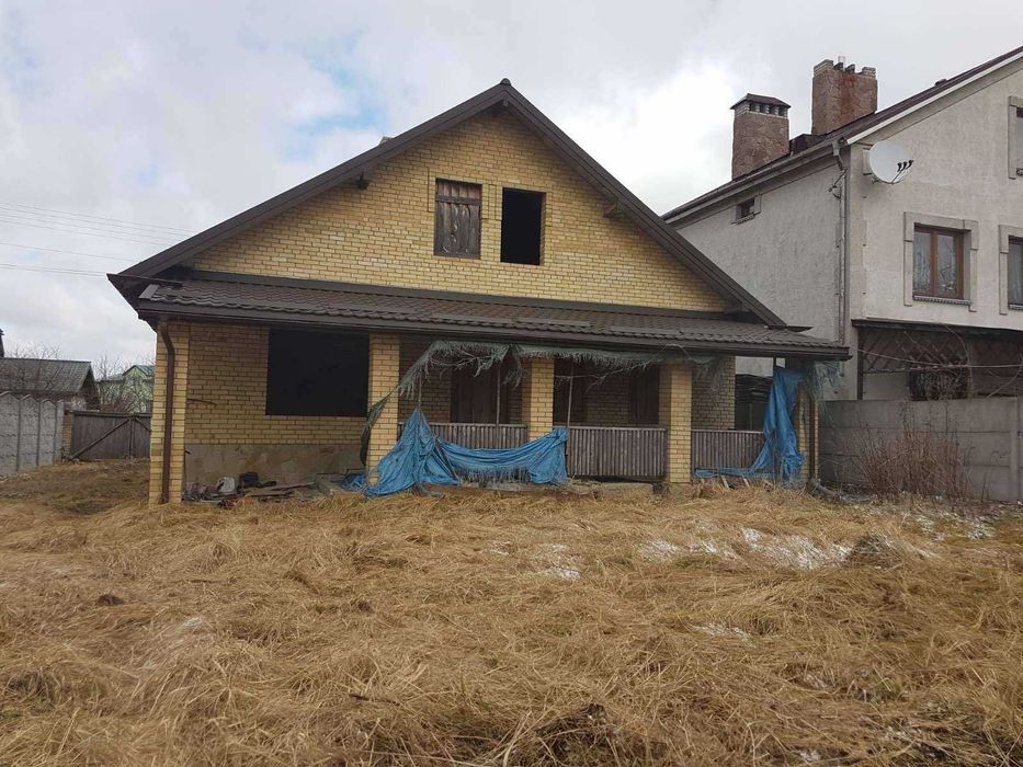 Незавершений будинок та земельна ділянка 6 сот., м. Дубляни