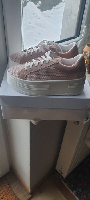 Sneakersy By o la la