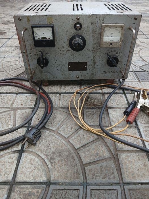 Два потужні зарядні пристрої.