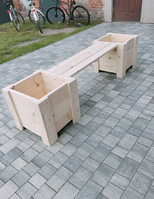 ławeczka z donicami nowa