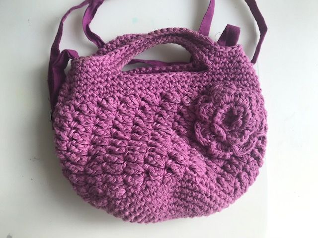 Bolsa em crochet Benetton menina