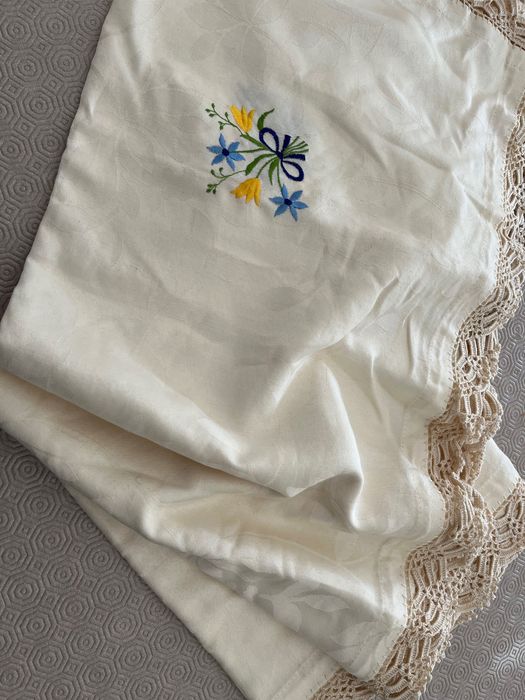 Conjunto de toalhas em renda e linho