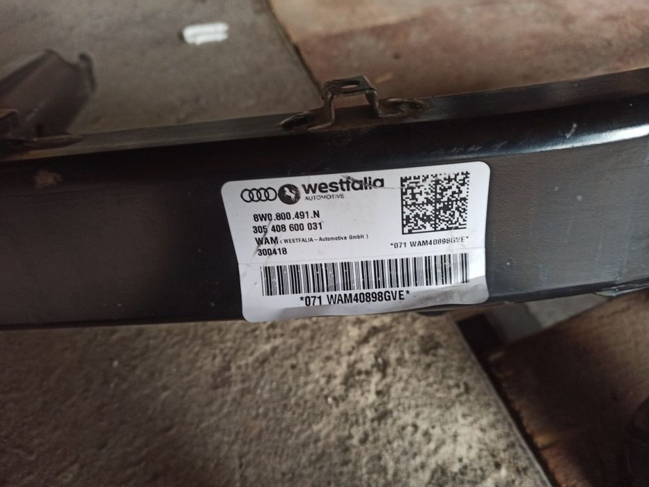 Hak elektryczny Audi A4B9