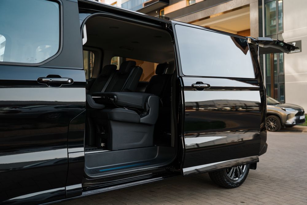 NAJNOWSZY 8-osobowy Ford Tourneo Custom L2 2025 r. wynajem