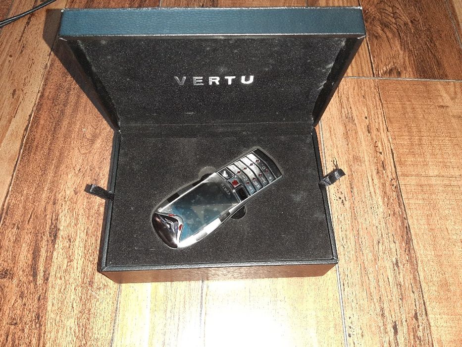 Мобильный телефон VERTU