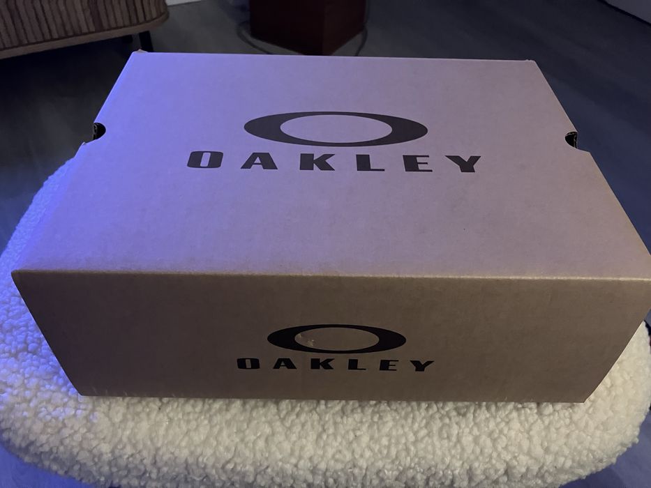 Tenis Oakley - N 44 - Novos