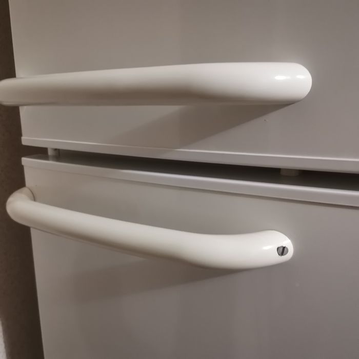 Холодильник Bosch ksu 32600 ie/07