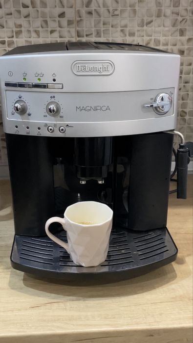 Кофемашина Delonghi Magnifica