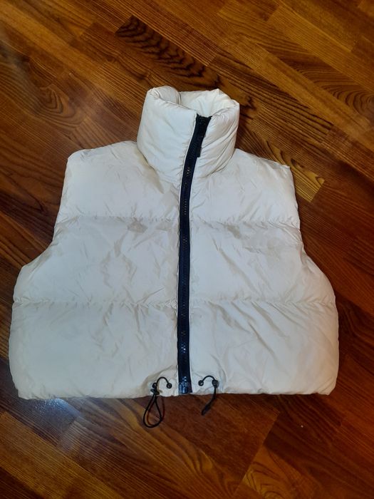 Новая жилетка женская кремовогр цвета S размер.
