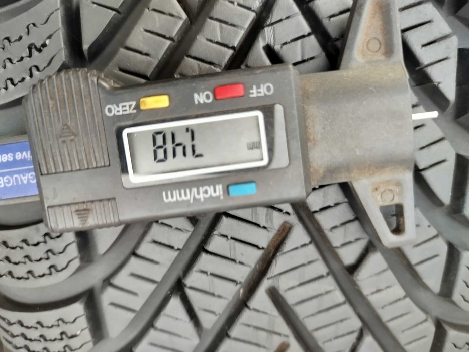 A995# Opony Uzywane Zimowe 215/65/17" Pirelli