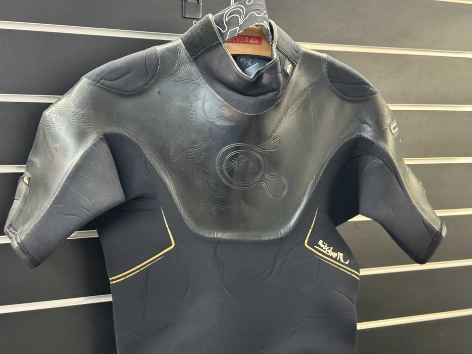 Quicksilver gruba pianka surfingowa