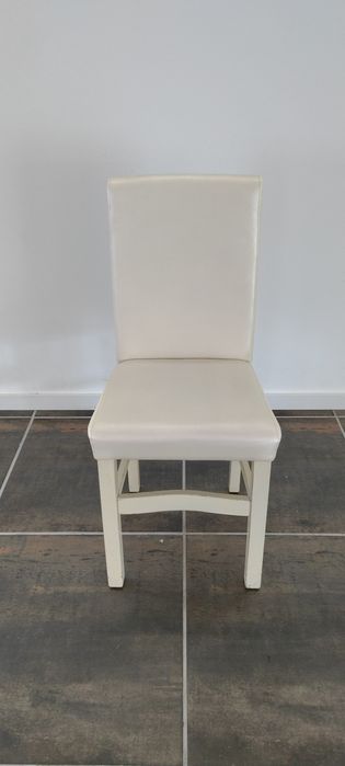 Cadeira Estofada, Cor pérola para "eventos"