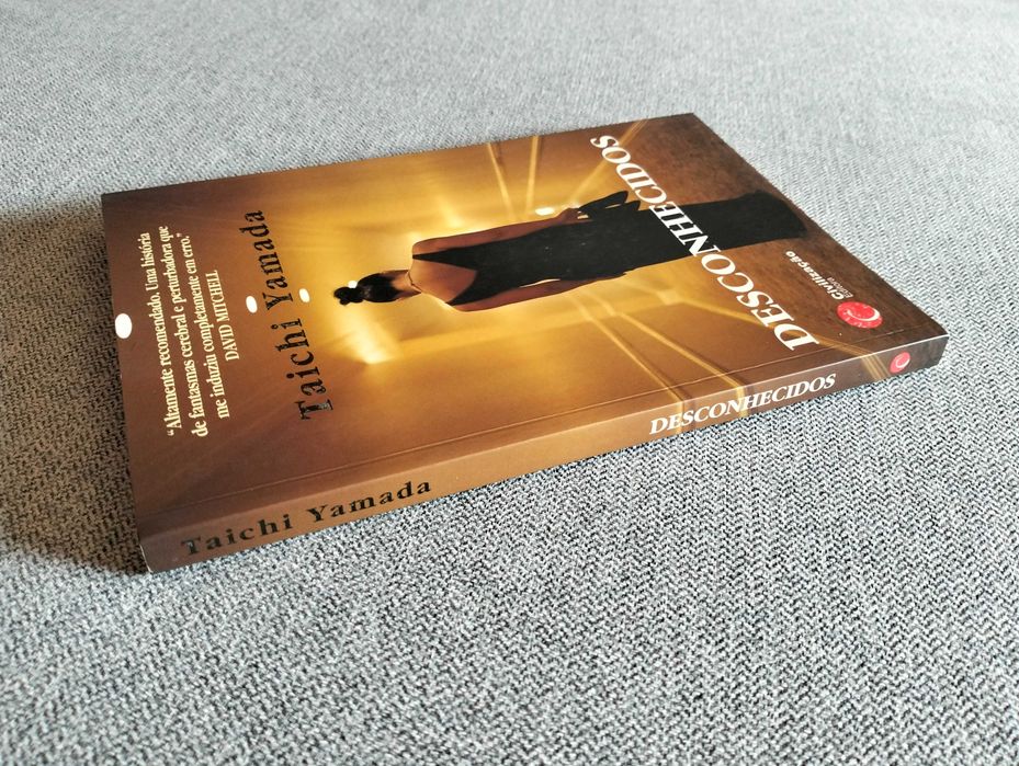 Livro "Desconhecidos" de Taichi Yamada