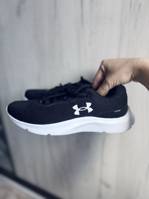 Buty sportowe damskie sneakersy / under amour mojo 2