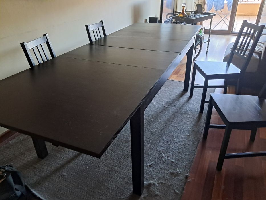 Mesa jantar extensível + 4 cadeiras
