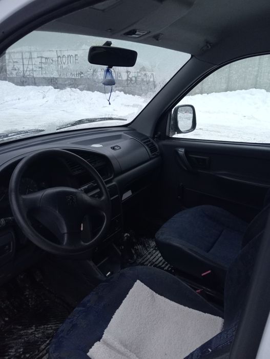 Продаю Peugeot partner 1.4 бензин