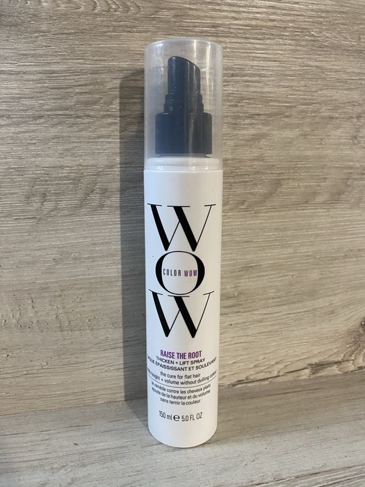 spray zwiększający objętość i unoszący włosy u nasady