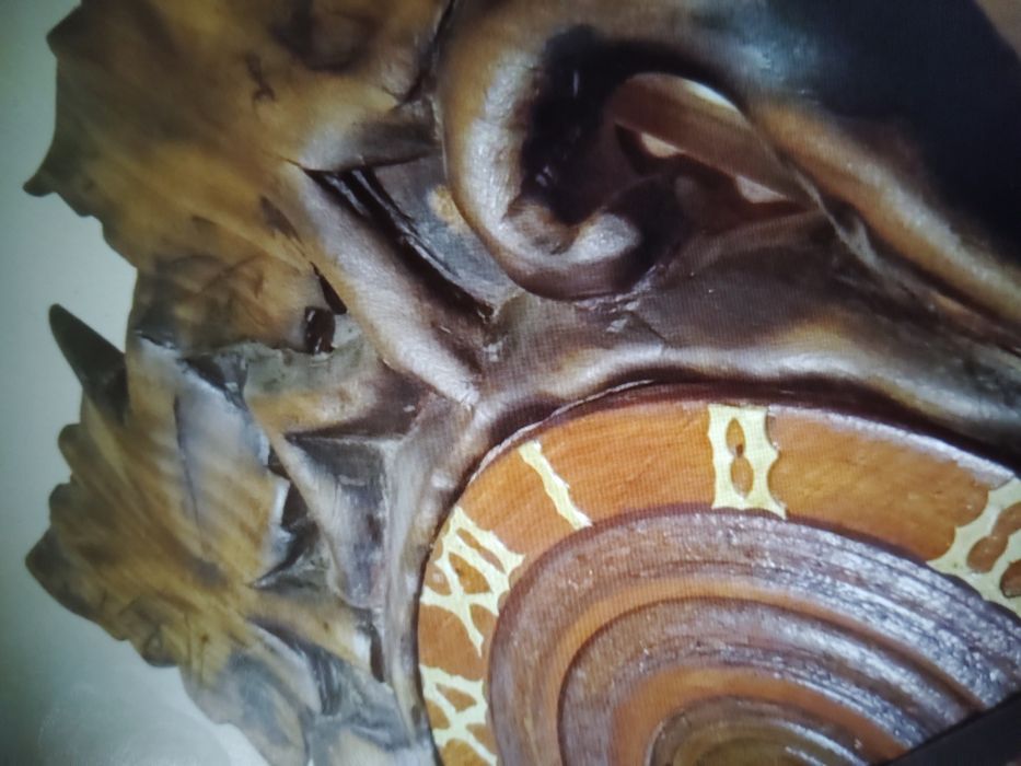 Zegar ręczna robota rzeźbiony