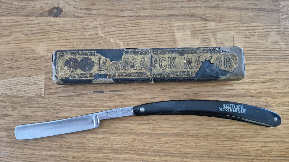 Brzytwa Vintage Bismarck  O.Hille Bremen ponad 100-letnia