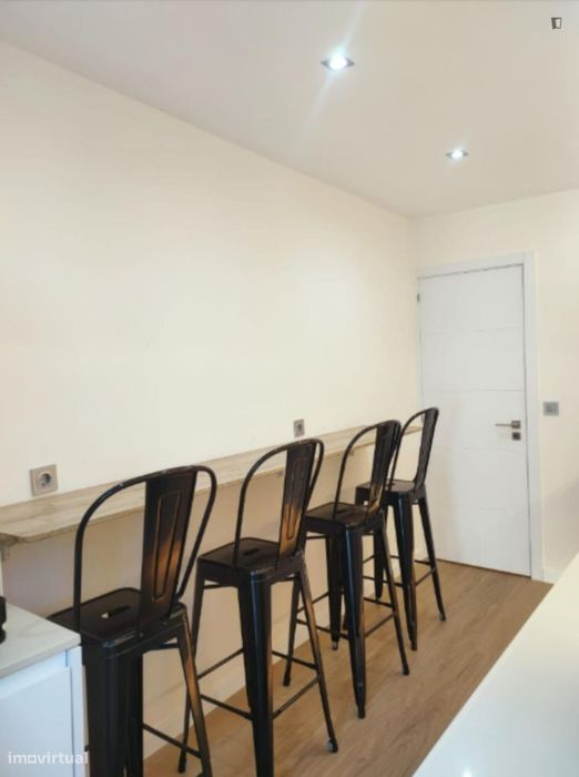 Quarto - localizado em Amadora Lisbon