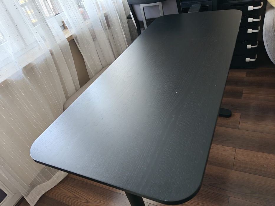 Biurko czarne 140x60 cm Ikea